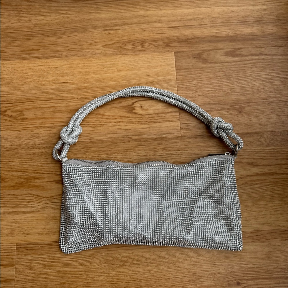 Amazon Silver Women's Shoulder Bag